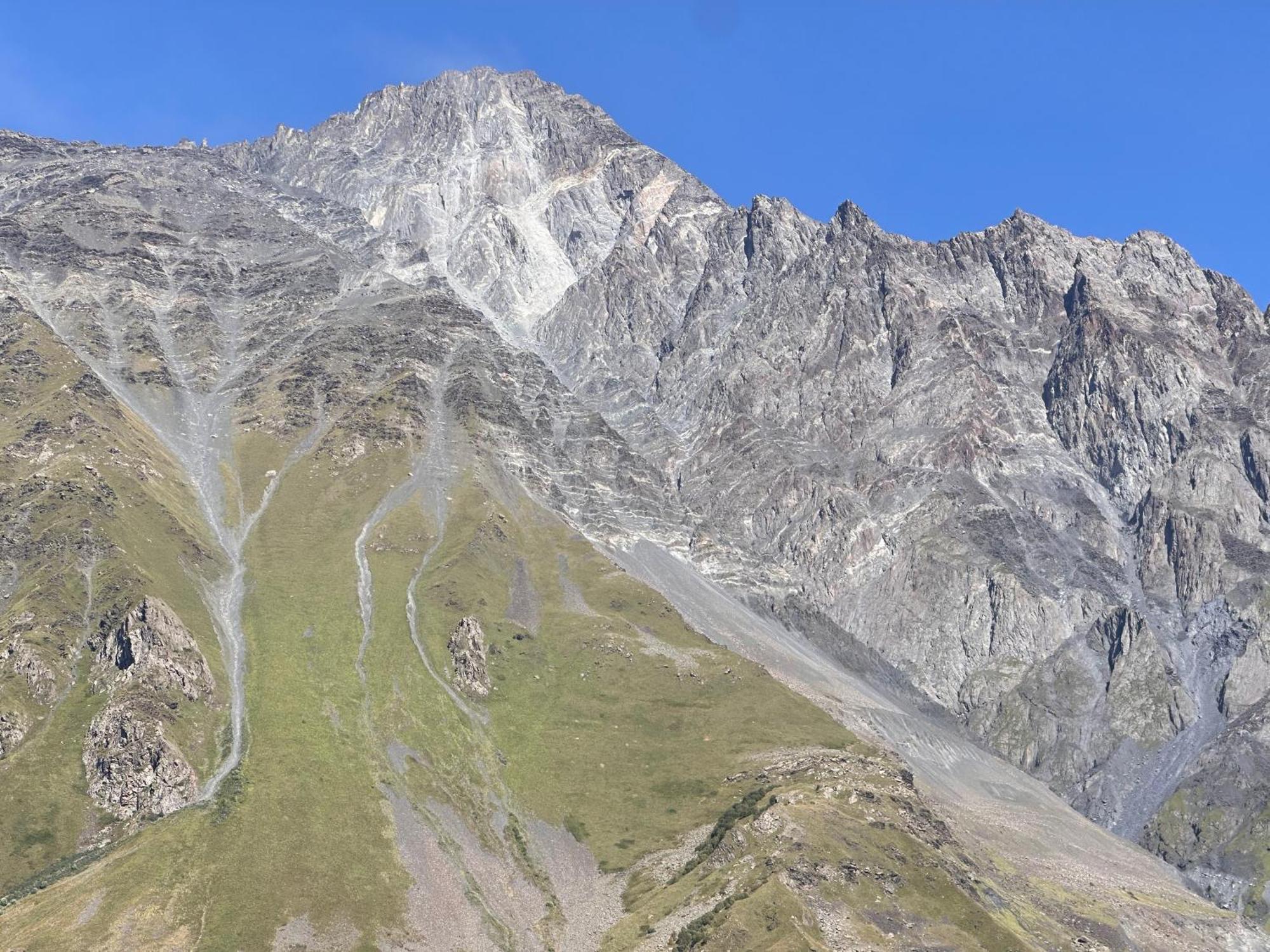 Hotel Mountime Kazbegi Buitenkant foto