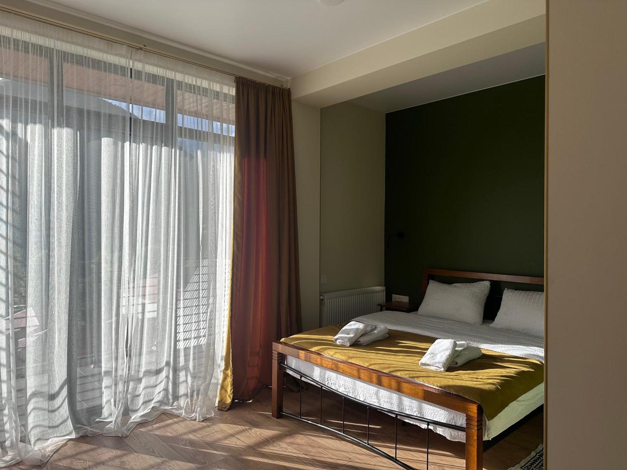 Hotel Mountime Kazbegi Buitenkant foto